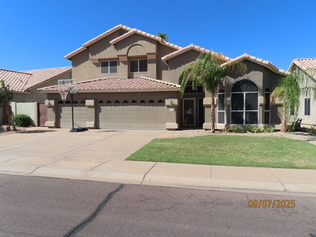 Primary Photo - 4 Bedroom 2.5 Bath w/3 Car Garage in Super...