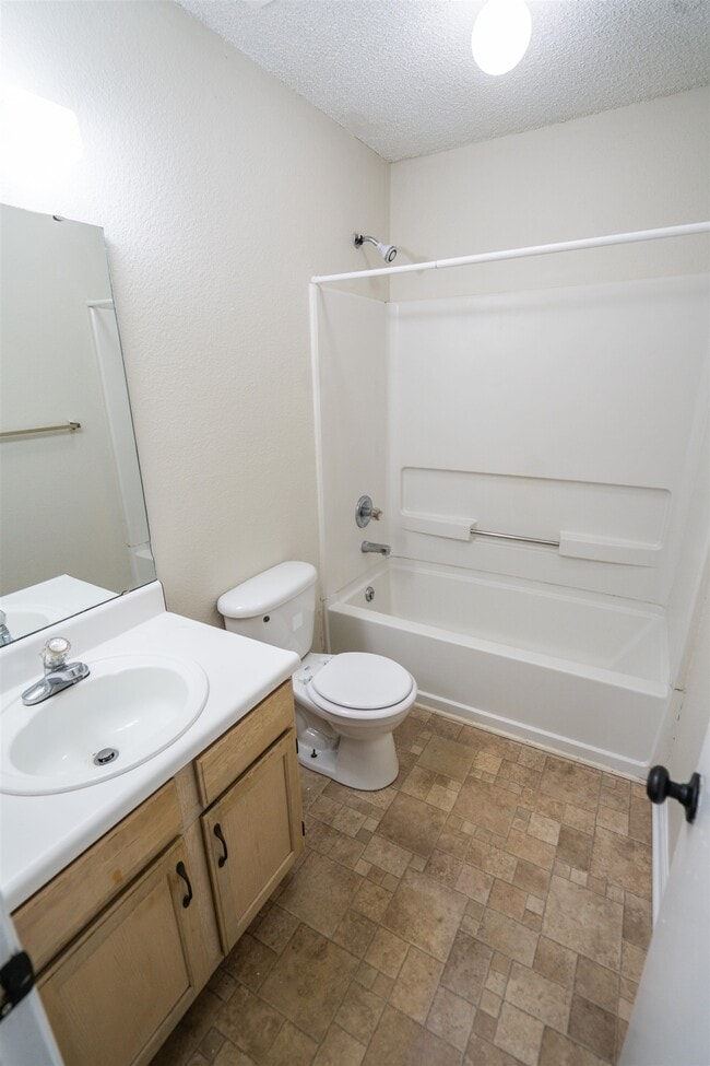 Building Photo - 2333 Parrot Ln