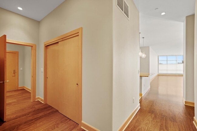 Building Photo - 1111 N Marshall St