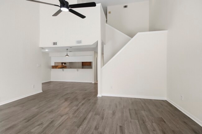 Building Photo - 20315 Sunny Shores Dr