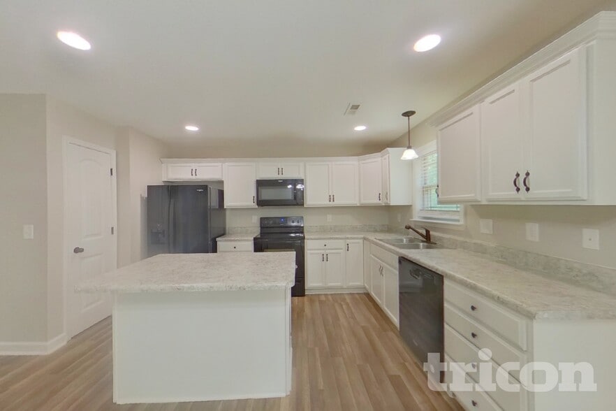 Building Photo - 456 Blairwood Ct
