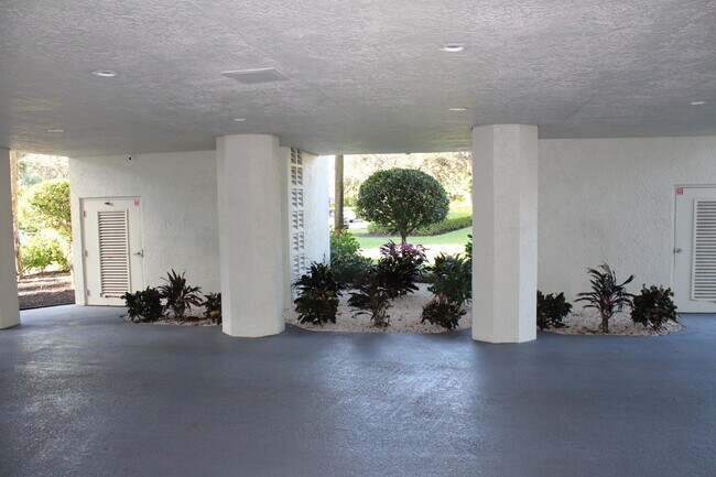 Building Photo - 6372 La Costa Dr