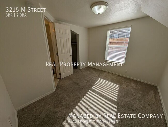 Building Photo - 3215 M St