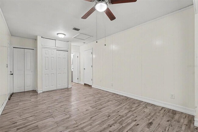Building Photo - 5328 Lantana St