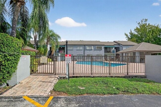 Building Photo - 7421 SW 152nd Ave