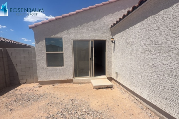 Building Photo - 1353 W Pima Ave