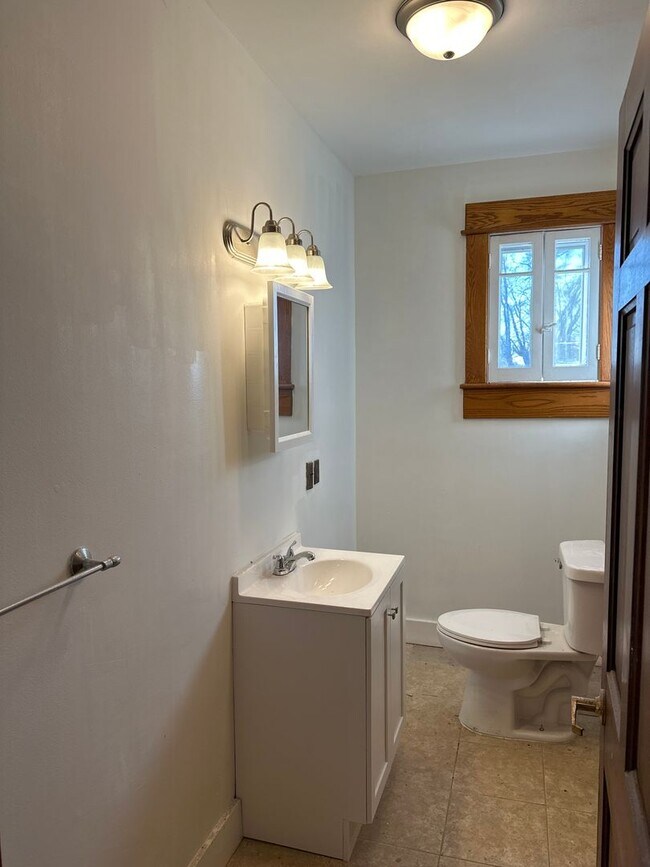 Building Photo - Rush St Townhouse