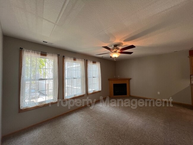 Building Photo - 3117 SW Sharmin Ln