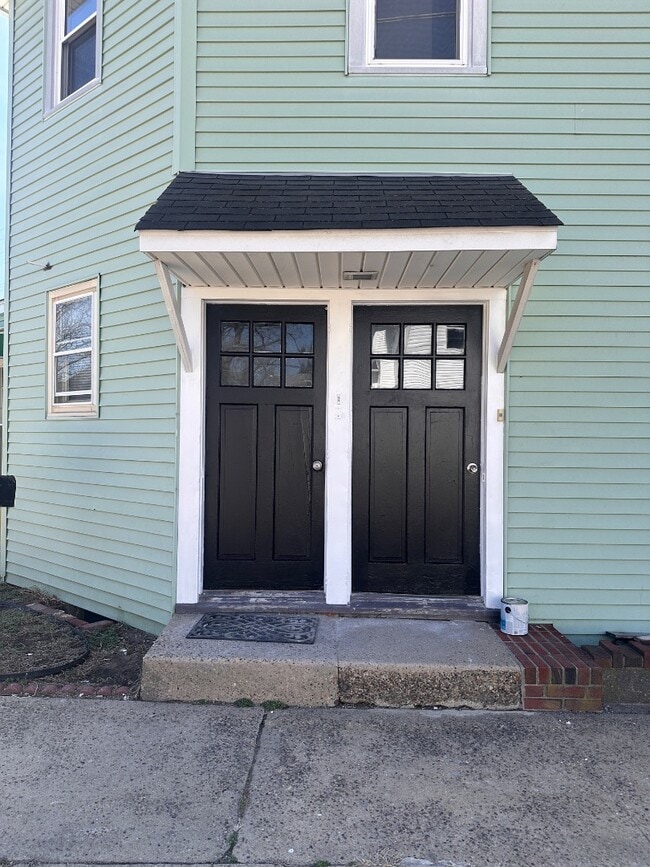 Building Photo - 503 N Delaware St