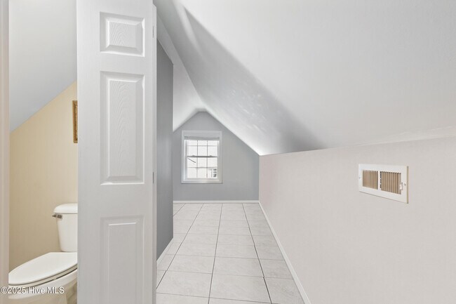 Building Photo - 592 Arnolds Beach Rd