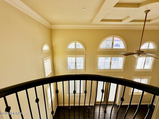 Building Photo - 5090 Riverside Dr