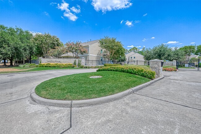 Building Photo - 13600 Breton Ridge St