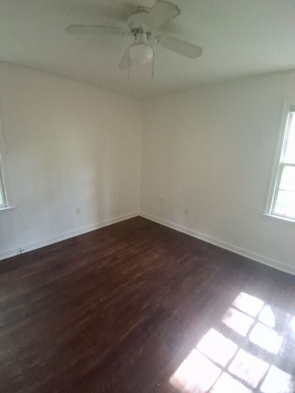 Building Photo - 350 Dona Ave