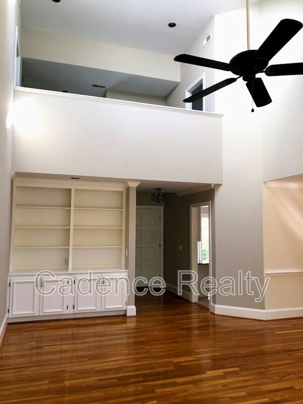 Building Photo - 1016 Creekside Ln