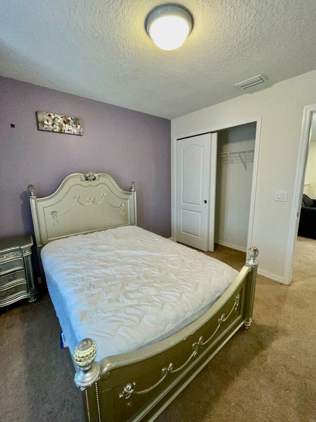 Building Photo - Spacious 5-Bed / 4.5-Bath Townhome w/ Private Pool & Sundeck in Gated Oakmont at Solterra Near Di...