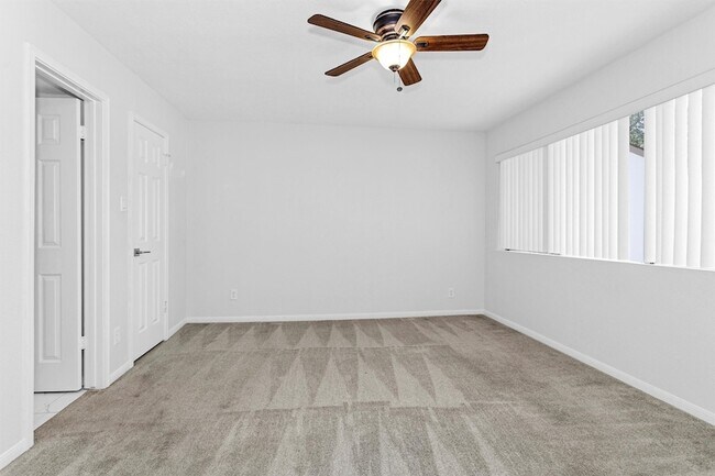 Building Photo - 12100 Melville Dr