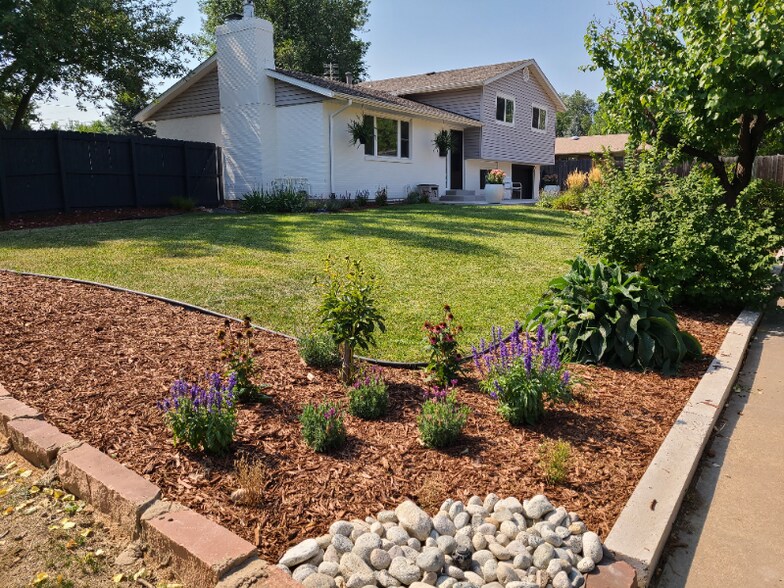 Building Photo - 4240 Aurora Ave