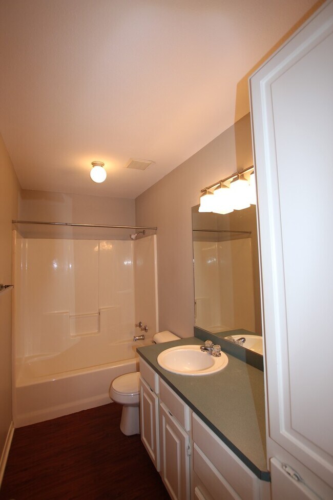 Building Photo - Langley Westminster Duplex