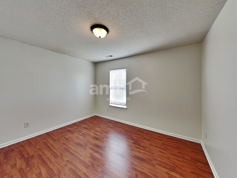 Building Photo - 8820 Cornwall St