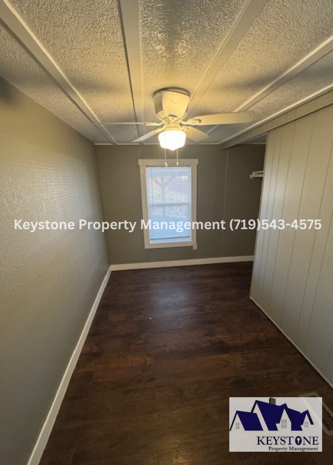 Building Photo - Horse Lover's Dream, Complete With Stable and Corral! 3 Bedroom/1 Bathroom Home $1500/$1500