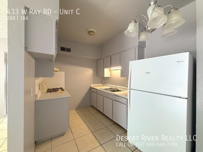 Building Photo - 433 W Ray Rd