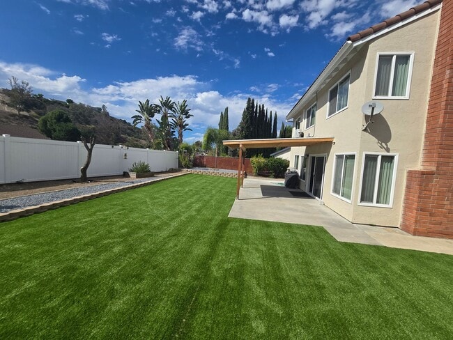 Building Photo - San Carlos - Cul-de-sac Location - Master ...