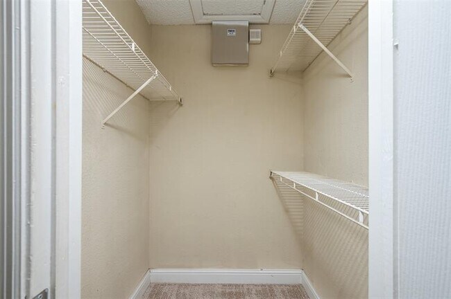 Building Photo - 731 Vista Isles Dr