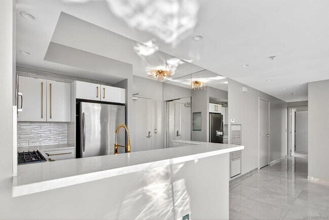 Building Photo - 321 Tenth Ave