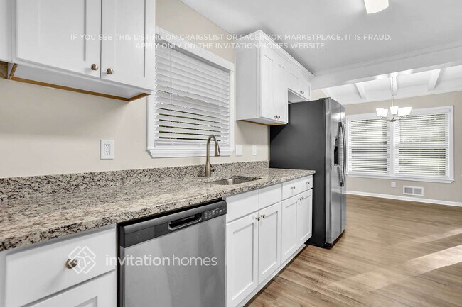 Building Photo - 6445 Tahoe Dr