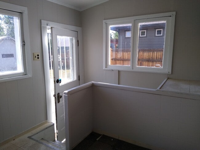 Building Photo - DU Charming 1920's Bungalow 2 Beds 1 Bath  Available Now