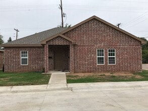 Building Photo - PRE LEASING! 1 bedroom 1 bath in the Medical District!