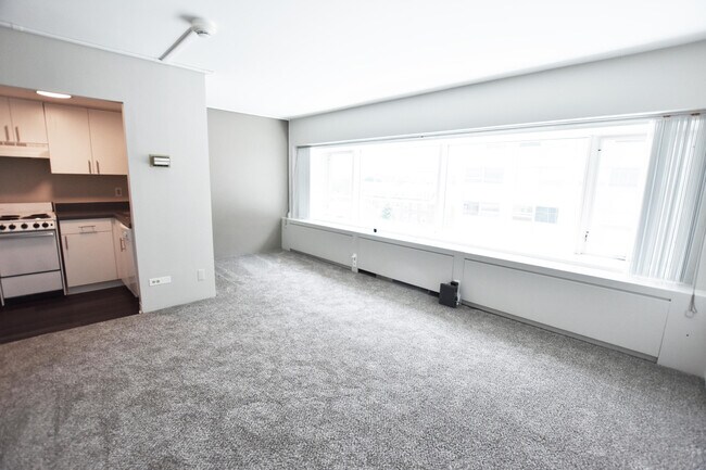 Building Photo - 555 E William St