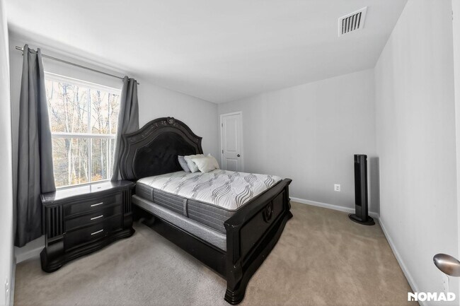 Building Photo - 41 Teatree Ln