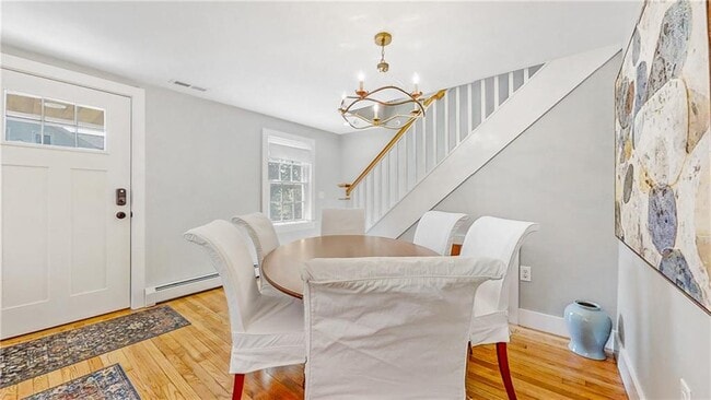 Building Photo - 10 Rear Robinson St