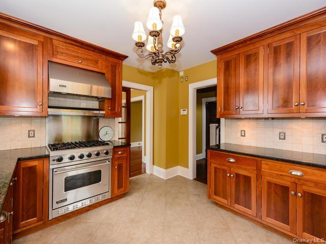 Building Photo - 35 Birch St