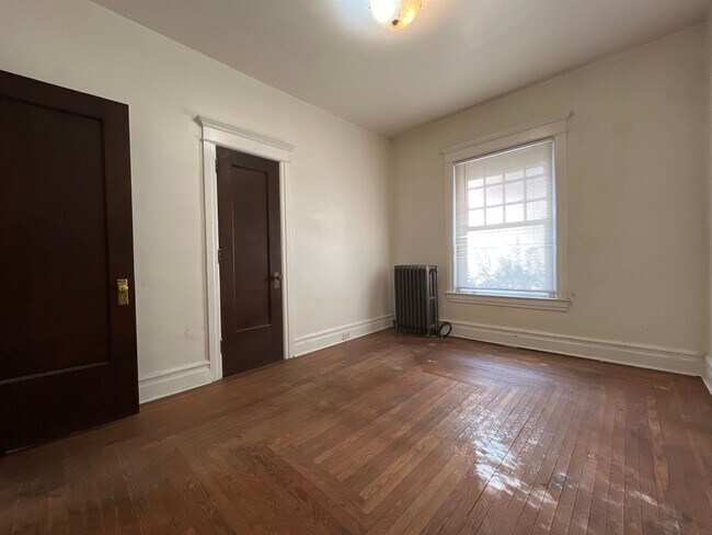 Building Photo - 2110 Walnut St