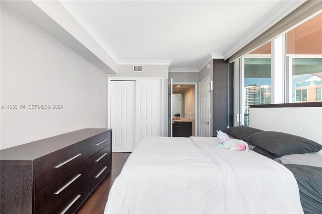 Building Photo - 3370 NE 190th St