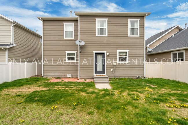 Building Photo - 931 Delorean Ln