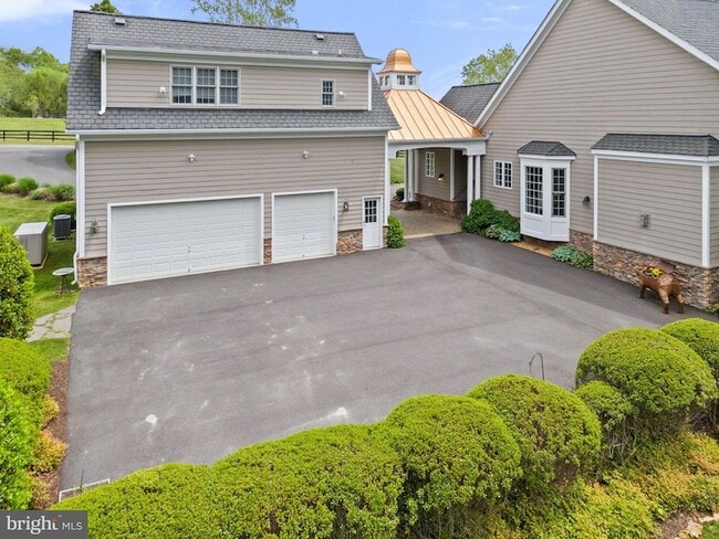 Building Photo - 23533 Light Horse Ct