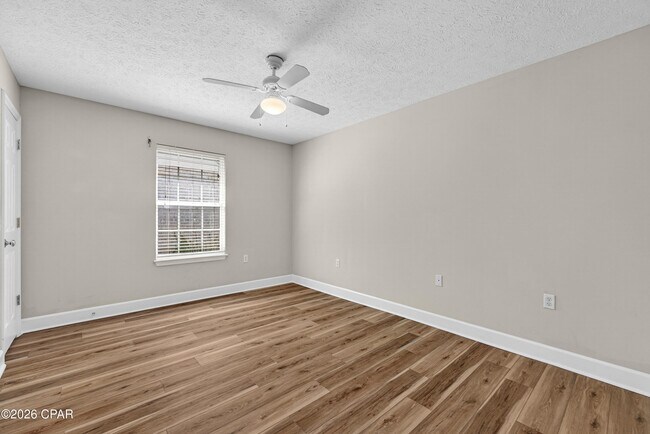Building Photo - 114 Lakeridge Dr