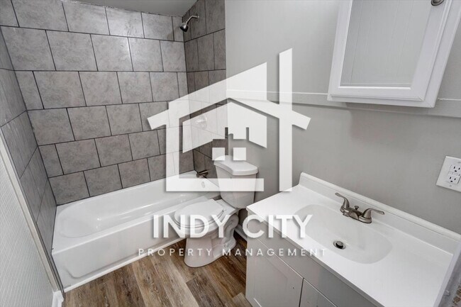 Building Photo - 2950 Dequincy St