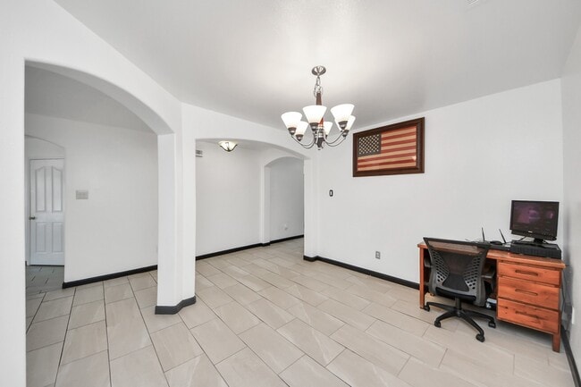 Building Photo - 3827 Dogwood Tr