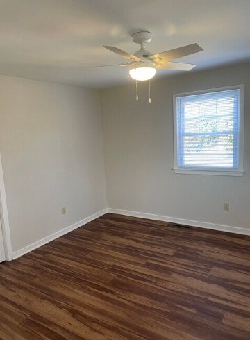 Building Photo - 1422 Limekiln Pike