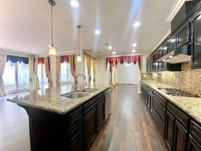 Building Photo - Dazzling 5-bedroom home in Fremont – Ardenwood Neighborhood!