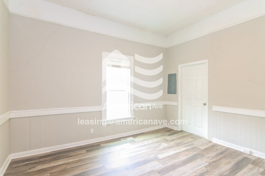 Building Photo - 1028 31st St