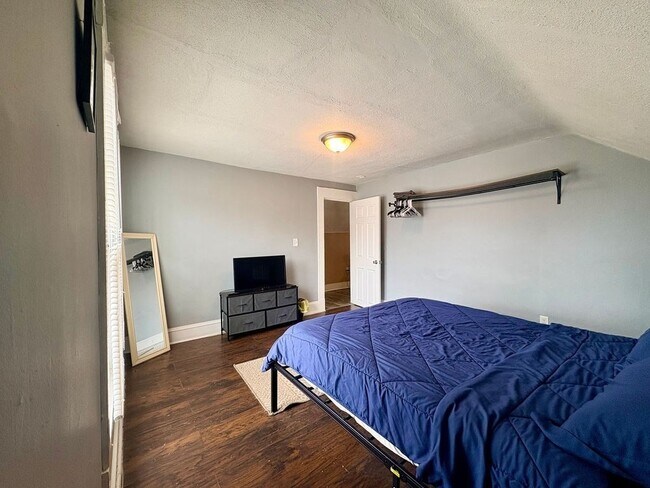 Building Photo - 38 Greenacre Square