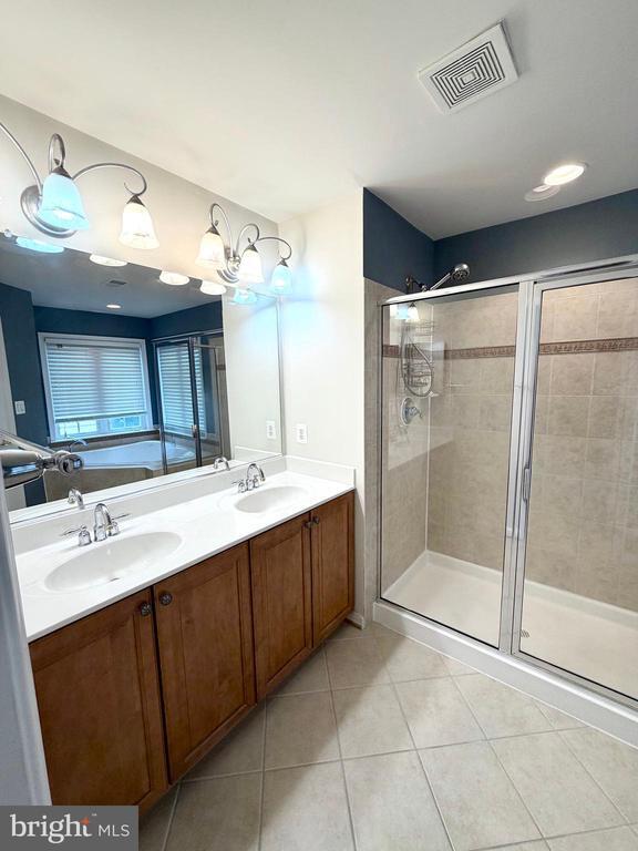 Building Photo - 47574 Royal Burnham Terrace