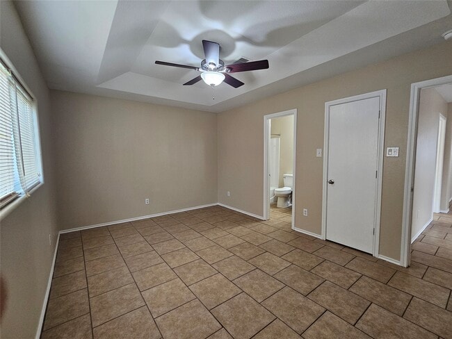 Building Photo - 500 Birch Cluster Ct