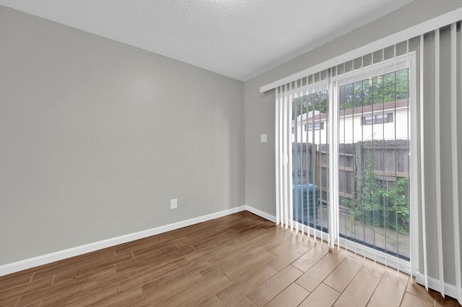 Building Photo - 674 Hobbs Dr