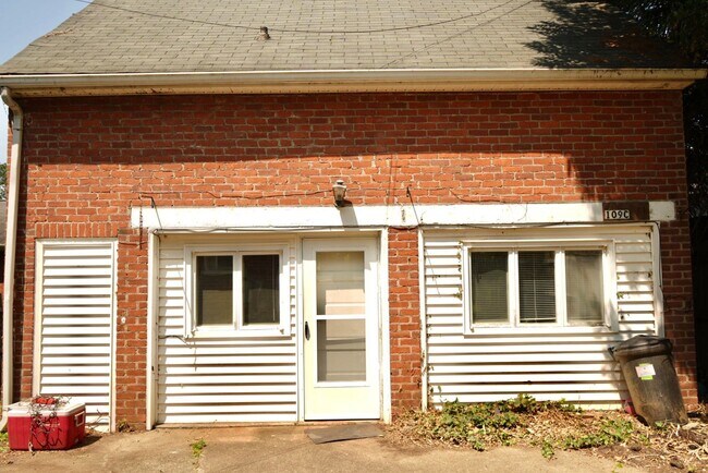 Building Photo - 109 Piedmont Ave N